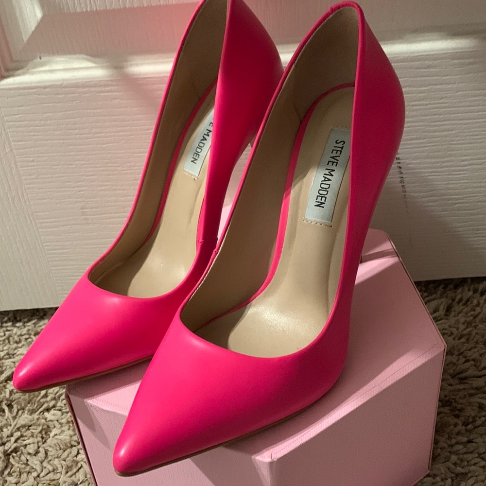 Steve Madden 4’ Pink Pumps